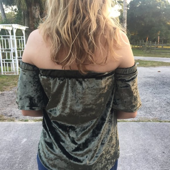 💚Velvet Off-The-Shoulder Blouse, Green - Picture 5 of 6